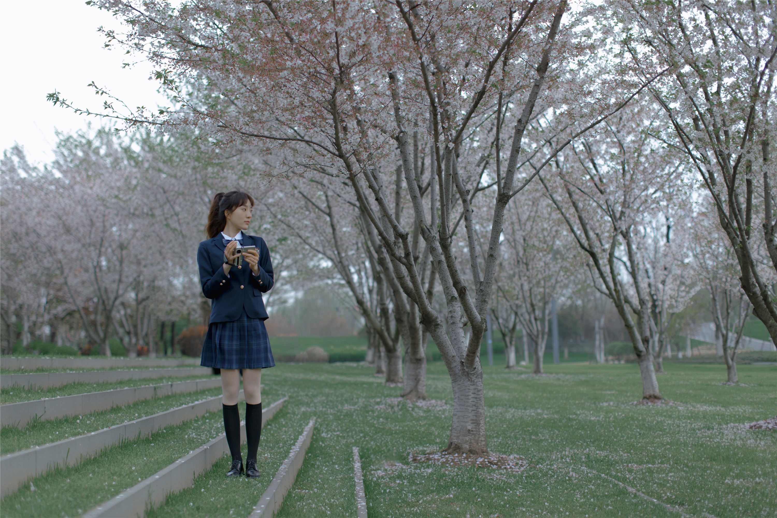 YITUYU艺图语 2021.09.02 樱花渐落 汤兮兮